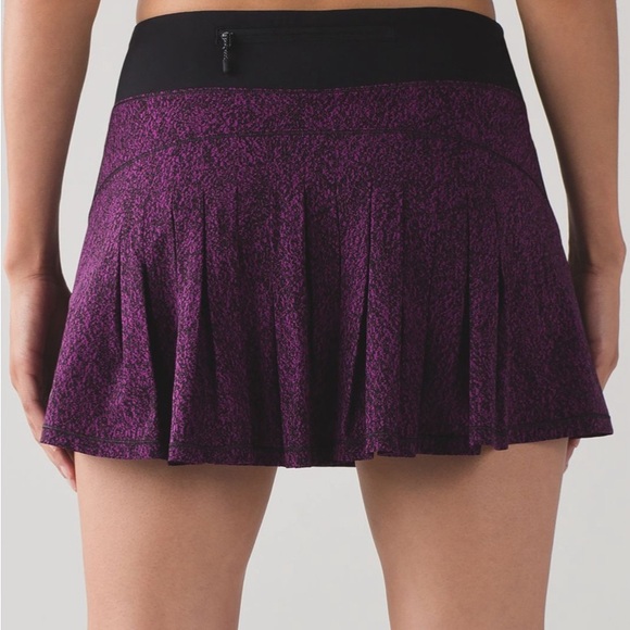 lululemon athletica Dresses & Skirts - EUC Lululemon Circuit Breaker Skirt Circuit Aurora Black/Black size 8